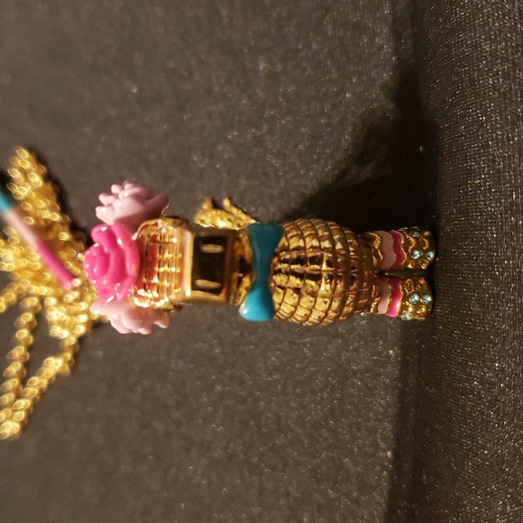 Kate Spade New York Haute Stuff Penny The Pinata Pendant Necklace. - Picture 7 of 16